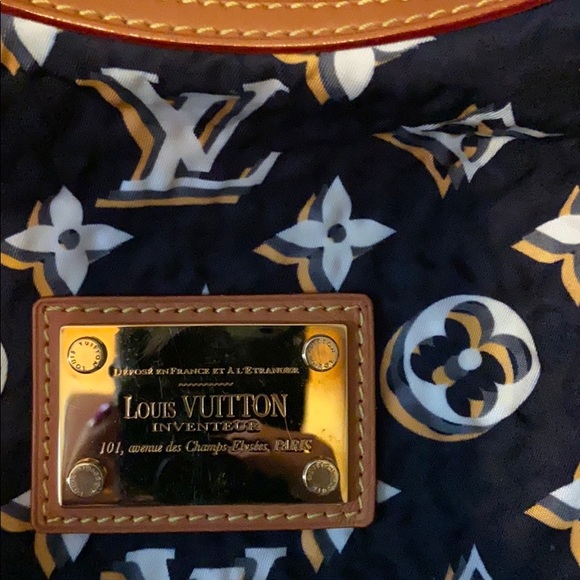 Authentic Louis Vuitton purse - Picture 2 of 8